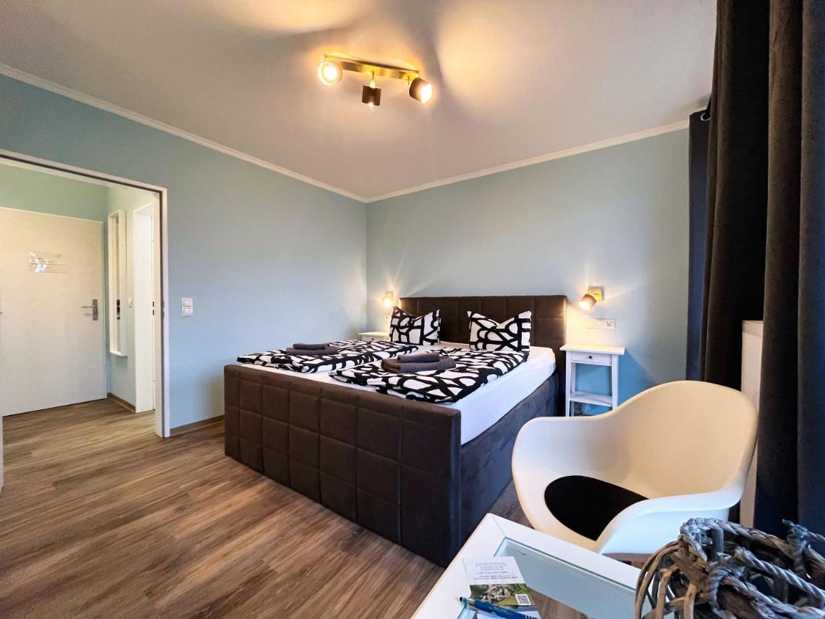 F-1010 Strandhaus Moenchgut Bed&Breakfast Dz 27 Terrasse, Strandnah, Inkl Fruehstueck Lobbe Esterno foto