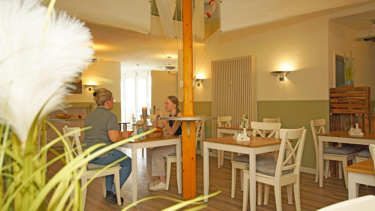 F-1010 Strandhaus Moenchgut Bed&Breakfast Dz 27 Terrasse, Strandnah, Inkl Fruehstueck Lobbe Esterno foto